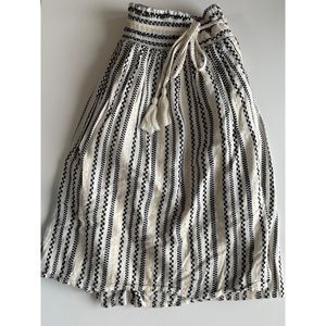 ✨ SOLD✨ Old navy skirt